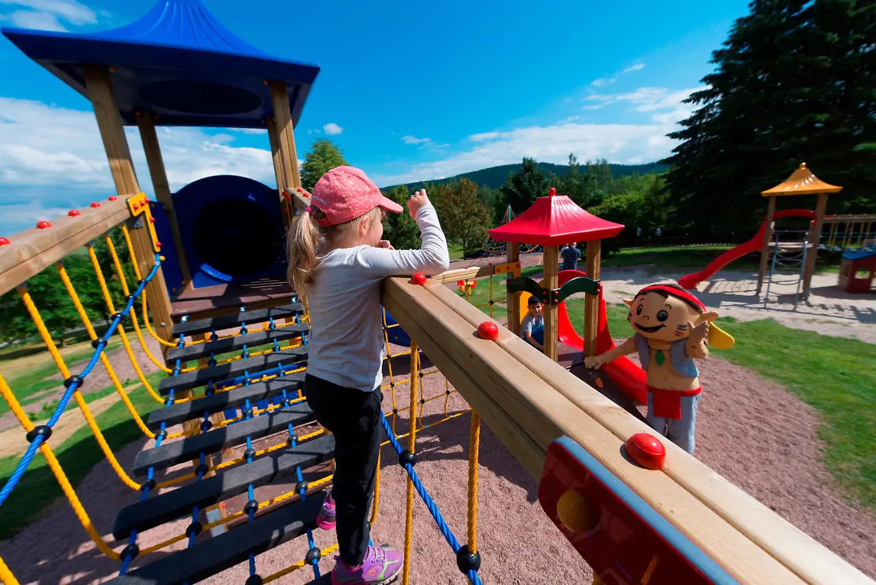 ahorn-berghotel-friedrichroda-kinderspielplatz.jpg